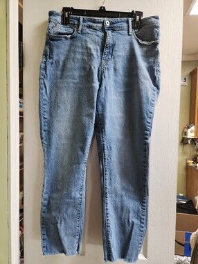 Classic Blue Women’s Jeans - Timeless Straight Fit